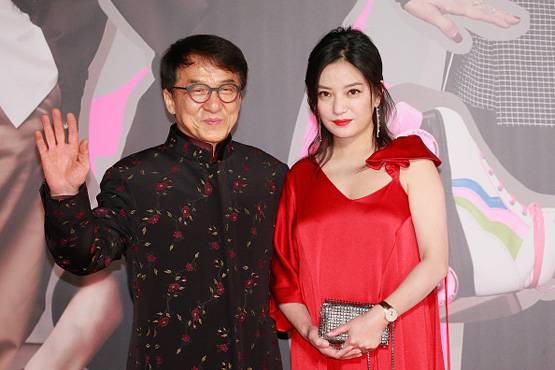 सड़कों पर रात गुजारने को मजबूर जैकी चैन की लेस्‍ब‍ियन बेटी