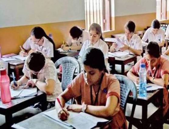 कॉलेज पेपर में छात्रों ने लिखे भजन, गर्लफ्रेंड का भी बताया डर