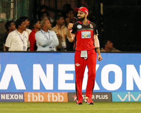 कोहली के रोमांटिक गिफ्ट पर अनुष्‍का ने KISS कर कहा 'थैंक्‍यू लव'