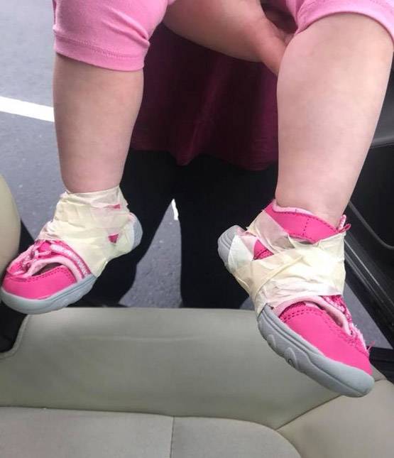 बच्ची को डे केयर में छोड़कर आई थी मां, हालत देख रह गई हैरान