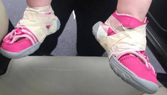 बच्ची को डे केयर में छोड़कर आई थी मां, हालत देख रह गई हैरान