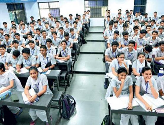 DPS रोहिणी में लड़कियों के लिए ड्रेस कोड, पहनें इस रंग के अंडरगार्मेंट्स