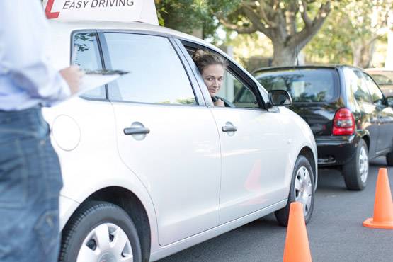 भारत के लाइसेंस से इन 8 देशों में चला सकते हैं गाड़ी!