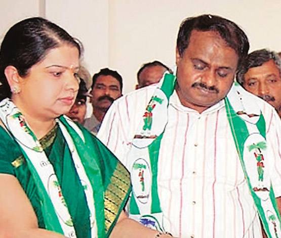 'एक्ट्रेस राधिका के साथ अब रिलेशनशिप में नहीं हैं कुमारस्वामी'