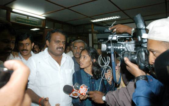 क्या एचडी कुमारस्वामी की हैं दो पत्नियां? हाईकोर्ट भी गया था केस