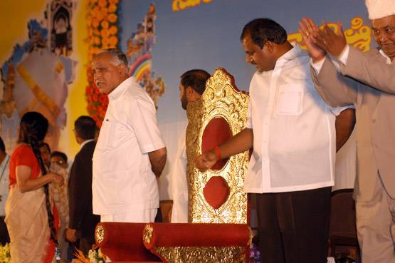 'बिना करप्शन राजनीति झूठ, गांधी भी भ्रष्ट होते', बोले थे कुमारस्वामी