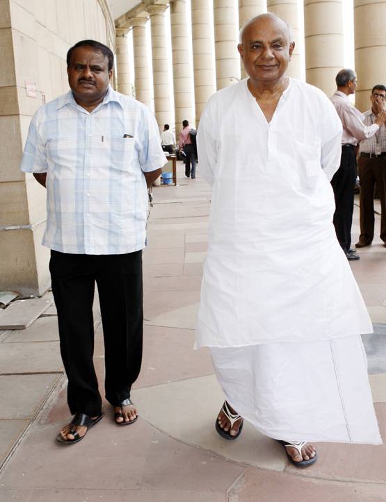 कर्नाटक का किंग बनने की ओर JDS, जानें पार्टी का पूरा इतिहास