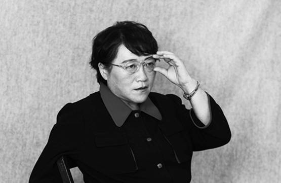 शरीर का इस्तेमाल करें लड़कियां, अजीब सलाह पर फंसी लव गुरु