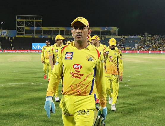 IPL: धोनी ने मारा दूसरा सबसे लंबा छक्‍का, ये बल्‍लेबाज है आगे