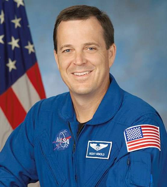 स्‍पेस में सेल्‍फी: देखें अंतरिक्ष से धरती की ली गई खूबसूरत PHOTO