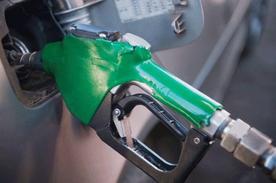 UPA के 43000 करोड़ लोन की वजह से बढ़े पेट्रोल के दाम? जानें सच