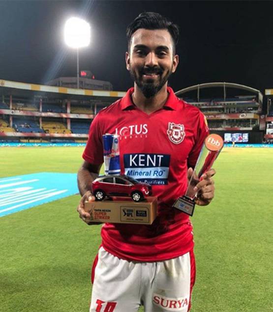 IPL: PAK की ये खूबसूरत एंकर है इस भारतीय बल्‍लेबाज पर फिदा