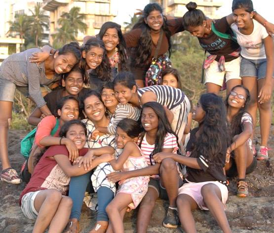 मदर्स डे: खून के रिश्‍ते से बढ़कर है इन दो 'मां' की कहानी