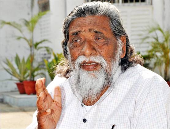 देखें: जब केंद्र में बैठी कांग्रेस ने ली चुनी हुई सरकारों की बलि