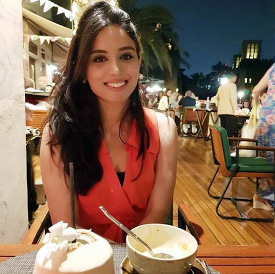 IPL: PAK की ये खूबसूरत एंकर है इस भारतीय बल्‍लेबाज पर फिदा