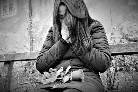 क्या आप भी बात-बात पर रो देते हैं? जानिए क्या है वजह