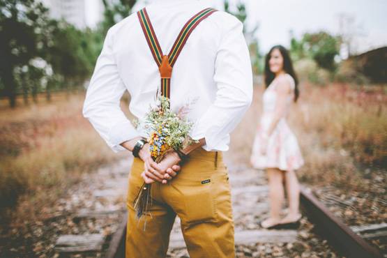 बोरिंग हो गई है लव लाइफ? ऐसे वापस लाएं खोया रोमांच