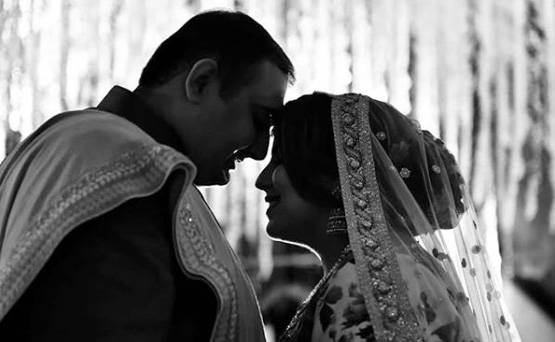 जानें, सोशल मीडिया पर क्यों छा गई ये NRI दुल्हन!