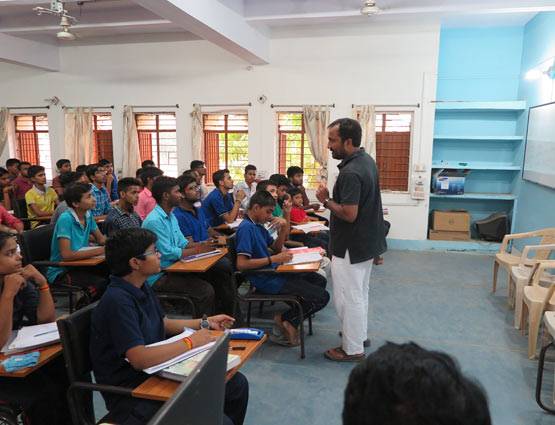 JEE: आनंद कुमार ऐसे तैयार करते हैं Super-30, यूं होता है सेलेक्शन