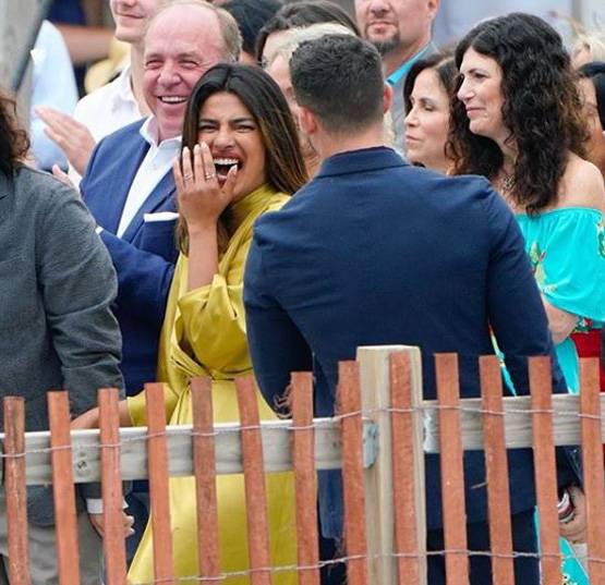 इस 'साथ' को क्या नाम दें? निक के साथ प्रियंका चोपड़ा की क्यूट तस्वीरें