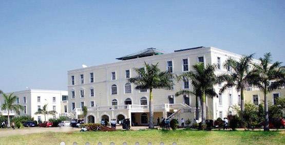 जानें- कॉलेज में कैसे प्रोफेसर हैं 'डांसर अंकल' संजीव श्रीवास्तव