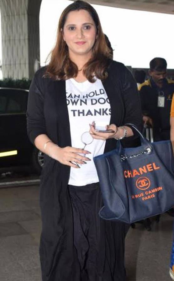 प्रेग्नेंसी में सानिया का स्टाइलिश लुक, एयरपोर्ट पर हुईं स्पॉट