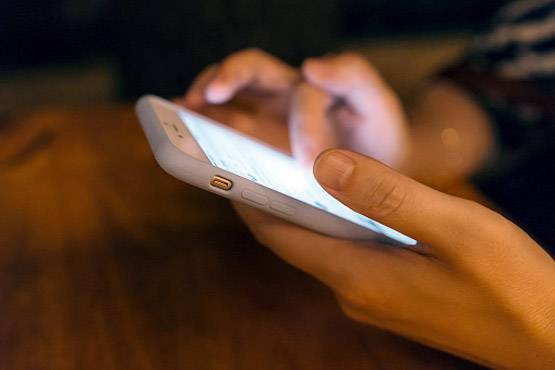 इस देश ने WhatsApp-FB के इस्तेमाल पर लगाया टैक्स, जानें क्‍यों