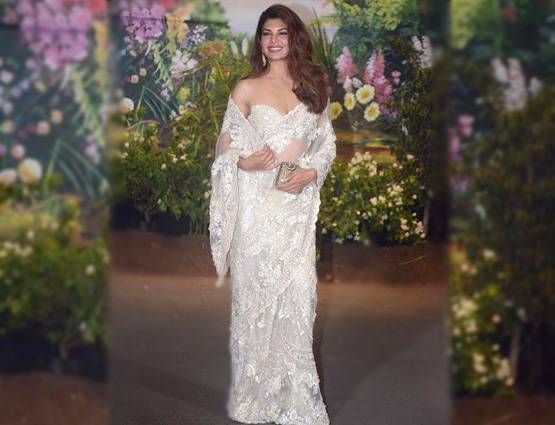 उर्दू सीख रही हैं जैकलीन, सलमान के पापा देते हैं ये सलाह