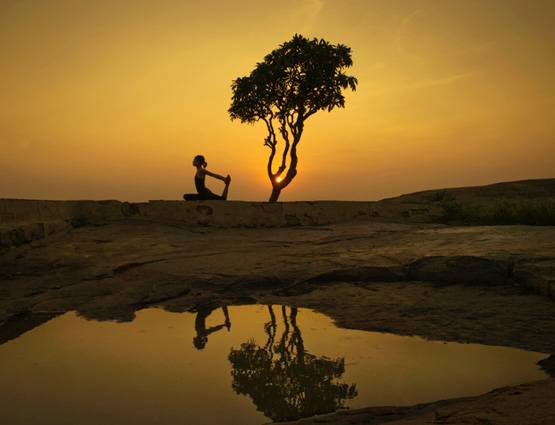 योग की शुरुआत करने जा रहे हैं तो अपनाएं ये टिप्स