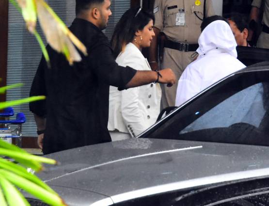 बॉयफ्रेंड संग गोवा के लिए रवाना हुईं प्रियंका, PHOTOS