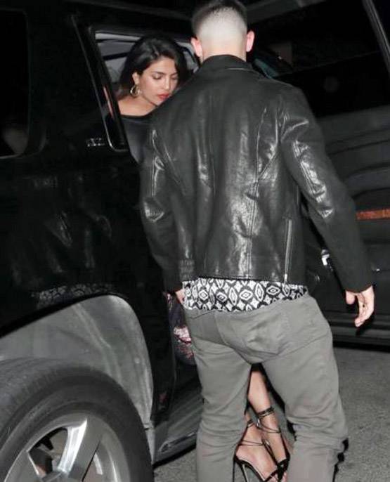 जोनस से प्रियंका का अफेयर! मां चाहती हैं विदेशी से न हो शादी