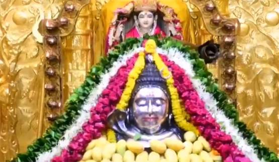 सोमनाथ मंदिर में भगवान शिव का 400 किलो आमरस से हुआ अभिषेक!