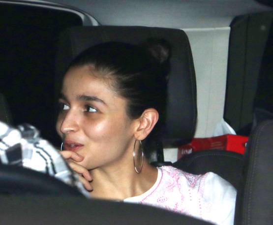 रणबीर-आलिया ने स्टील बॉटल यूज कर दिया पर्यावरण बचाने का संदेश