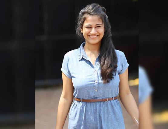 इस खास तरीके से हिंदी सिखाती है ये दिल्ली गर्ल, लाखों में है कमाई