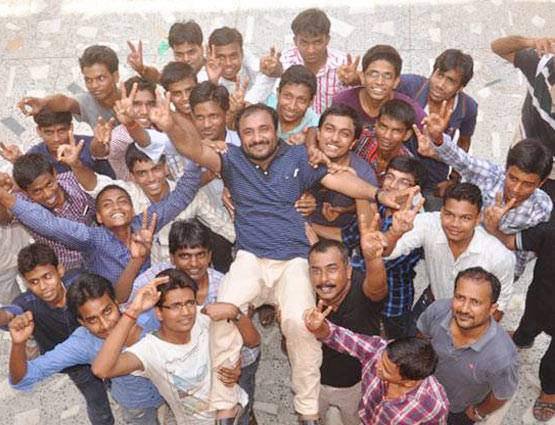 JEE: आनंद कुमार ऐसे तैयार करते हैं Super-30, यूं होता है सेलेक्शन