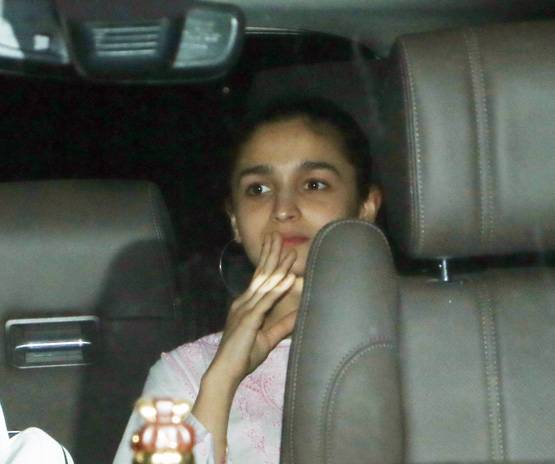 रणबीर-आलिया ने स्टील बॉटल यूज कर दिया पर्यावरण बचाने का संदेश