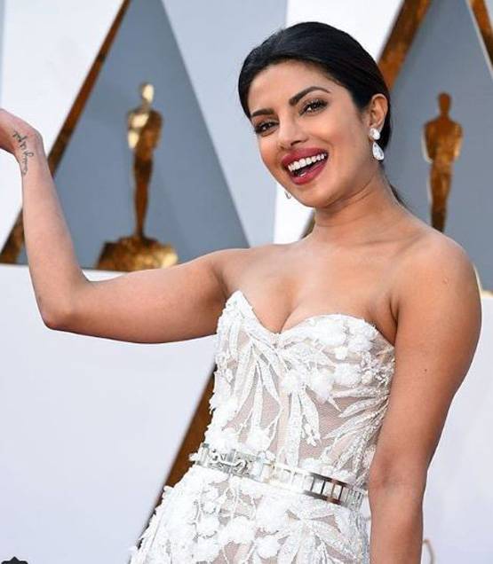 नाक और लिप सर्जरी के बाद प्रियंका के हाथ से न‍िकली थीं 7 फ‍िल्में