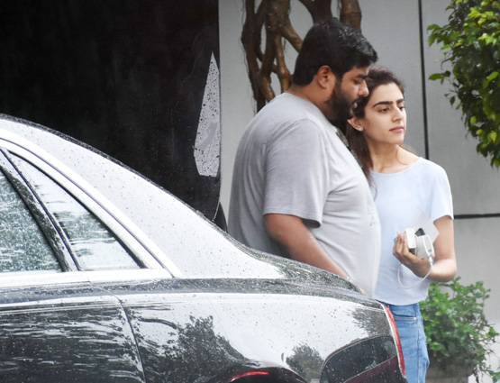 बॉयफ्रेंड संग गोवा के लिए रवाना हुईं प्रियंका, PHOTOS