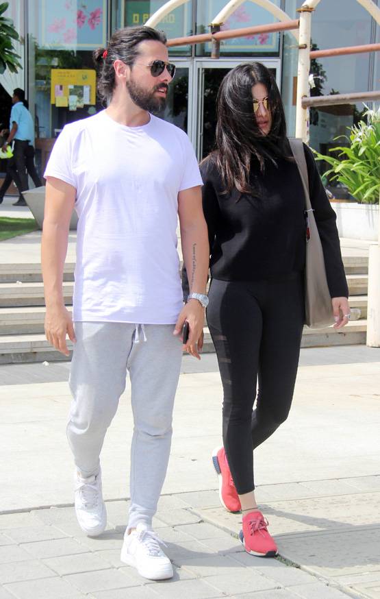 लंदन बेस्ड बॉयफ्रेंड संग फिर हैंग आउट पर श्रुति हासन, Photos