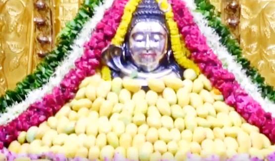 सोमनाथ मंदिर में भगवान शिव का 400 किलो आमरस से हुआ अभिषेक!