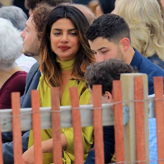 इस 'साथ' को क्या नाम दें? निक के साथ प्रियंका चोपड़ा की क्यूट तस्वीरें