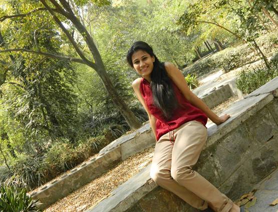 इस खास तरीके से हिंदी सिखाती है ये दिल्ली गर्ल, लाखों में है कमाई