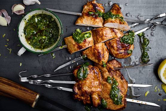 बालों की सेहत के लिए हर किसी को खानी चाहिए ये चीजें