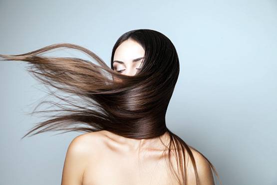 बालों की सेहत के लिए हर किसी को खानी चाहिए ये चीजें