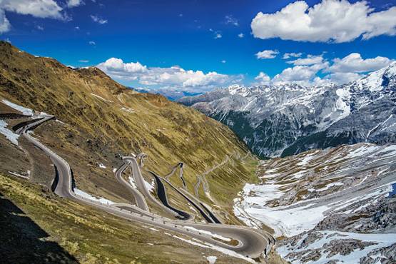 ये हैं दुनिया की 10 सबसे खतरनाक सड़कें, थम जाती हैं सांसें