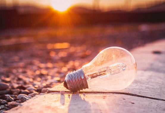 गर्मियों में इन 5 तरीकों से घटा सकते हैं बिजली का बिल