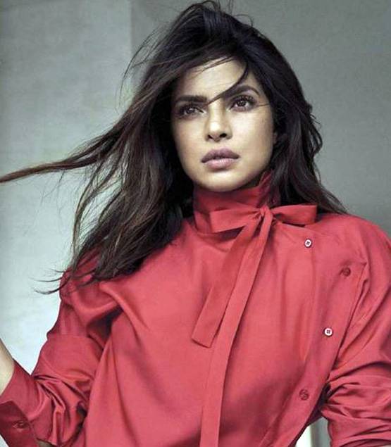 नाक और लिप सर्जरी के बाद प्रियंका के हाथ से न‍िकली थीं 7 फ‍िल्में