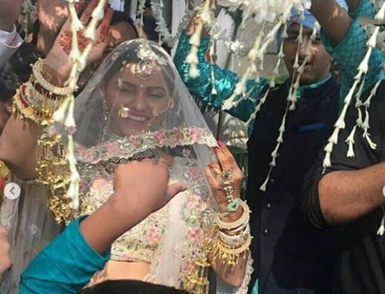 रुबीना-अभिनव की शादी की नई तस्वीरें, टशन में दिखे दूल्हे राजा