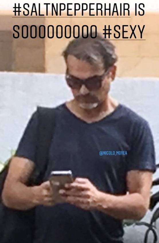 क्या फरहान की एक्स वाइफ 16 साल छोटे इस शख्स को कर रहीं डेट?