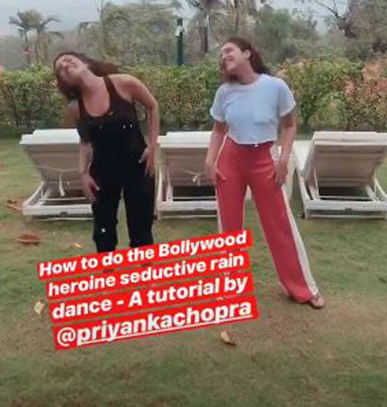 मुंबई लौटीं परिणीति, गोवा में अब निक संग हैं प्रियंका चोपड़ा